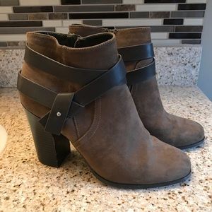 Express women’s size 8 brown bootie